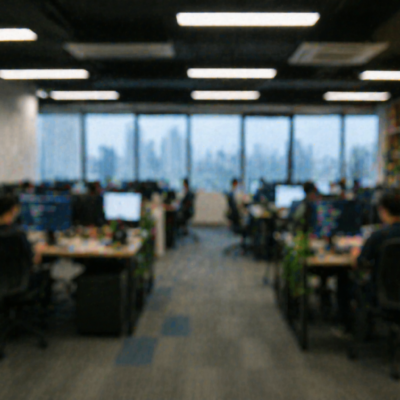 Ruang-pejabat-moden-dengan-suasana-sibuk